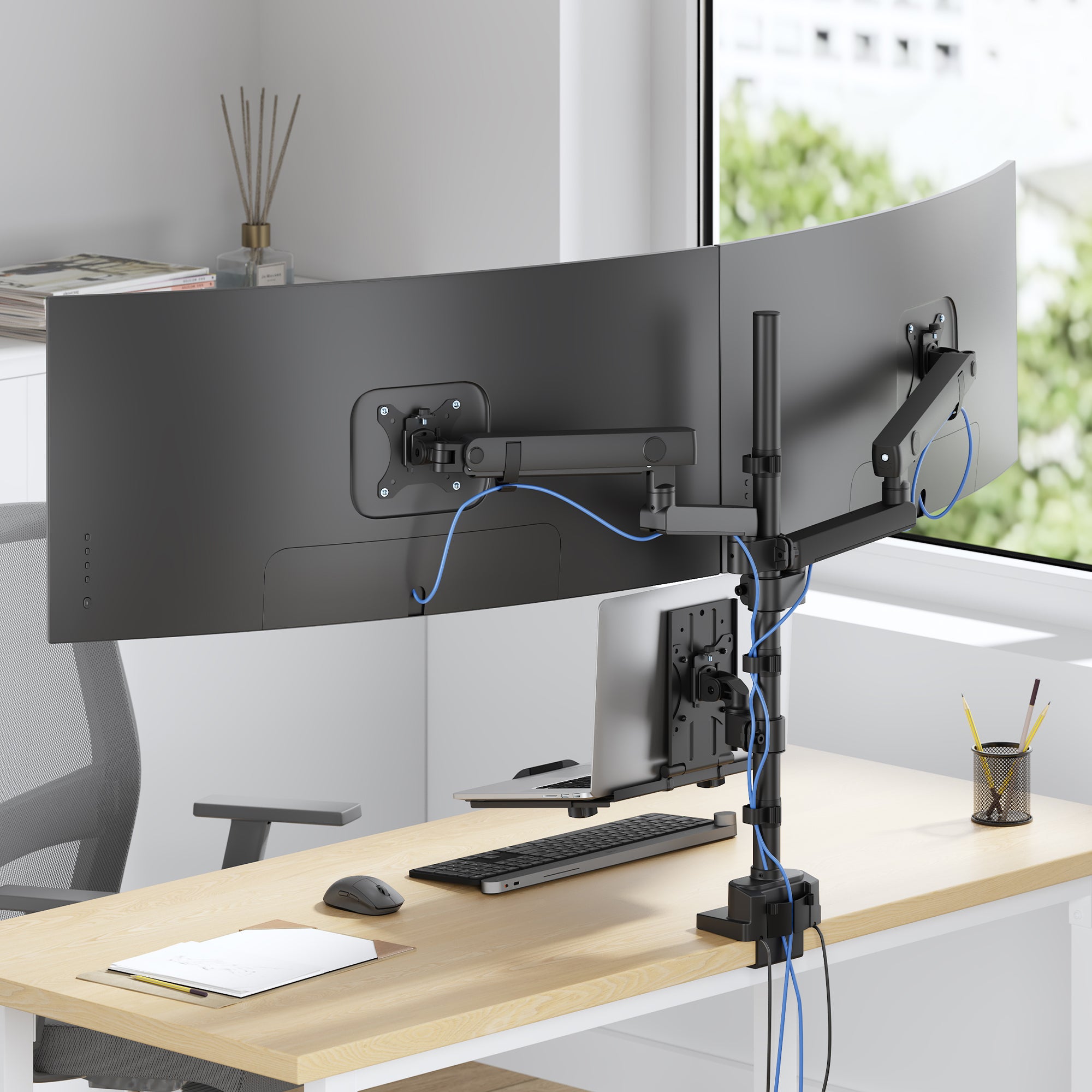 (Bundle) Customize An Affordable Multi-Monitor Workstation