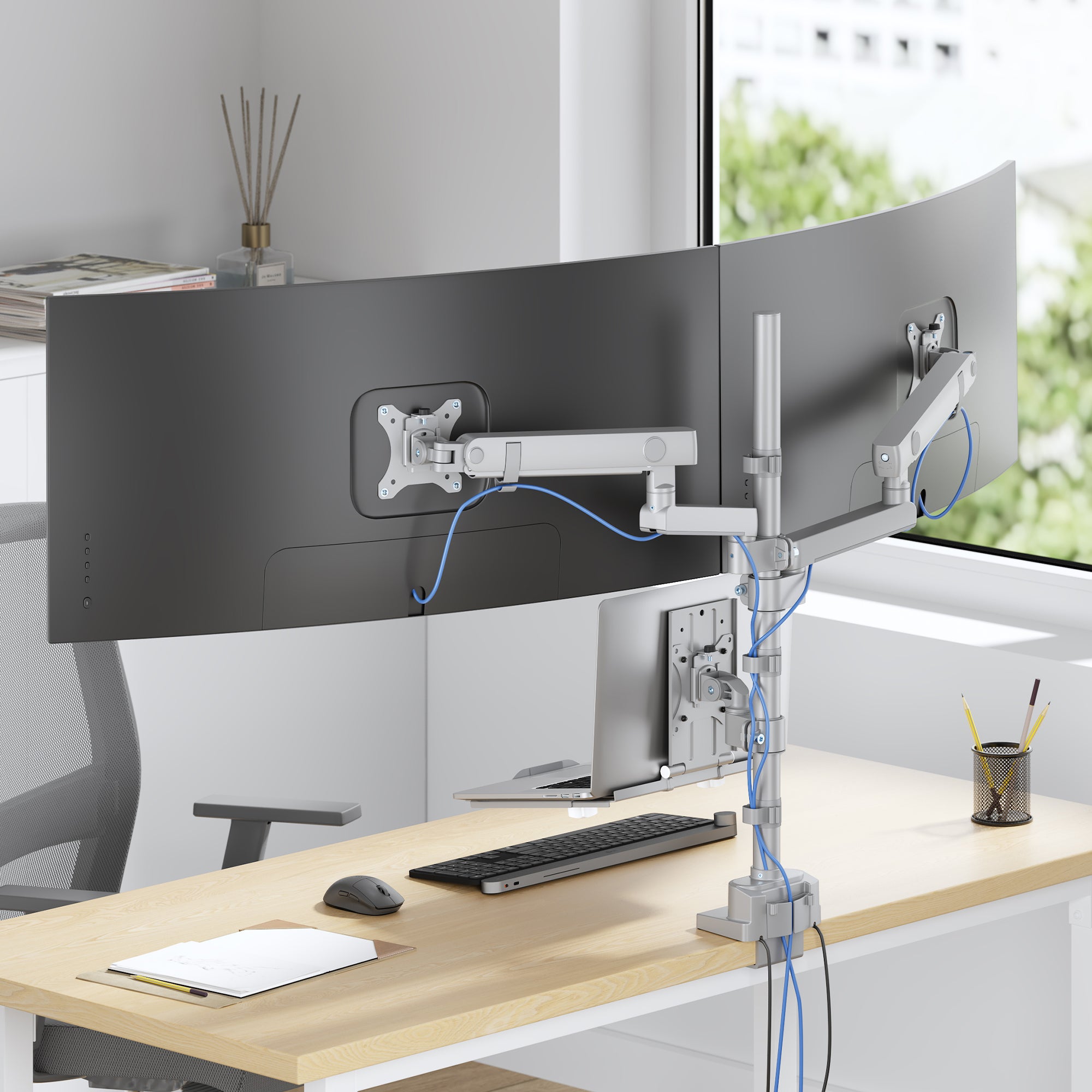 (Bundle) Customize An Affordable Multi-Monitor Workstation